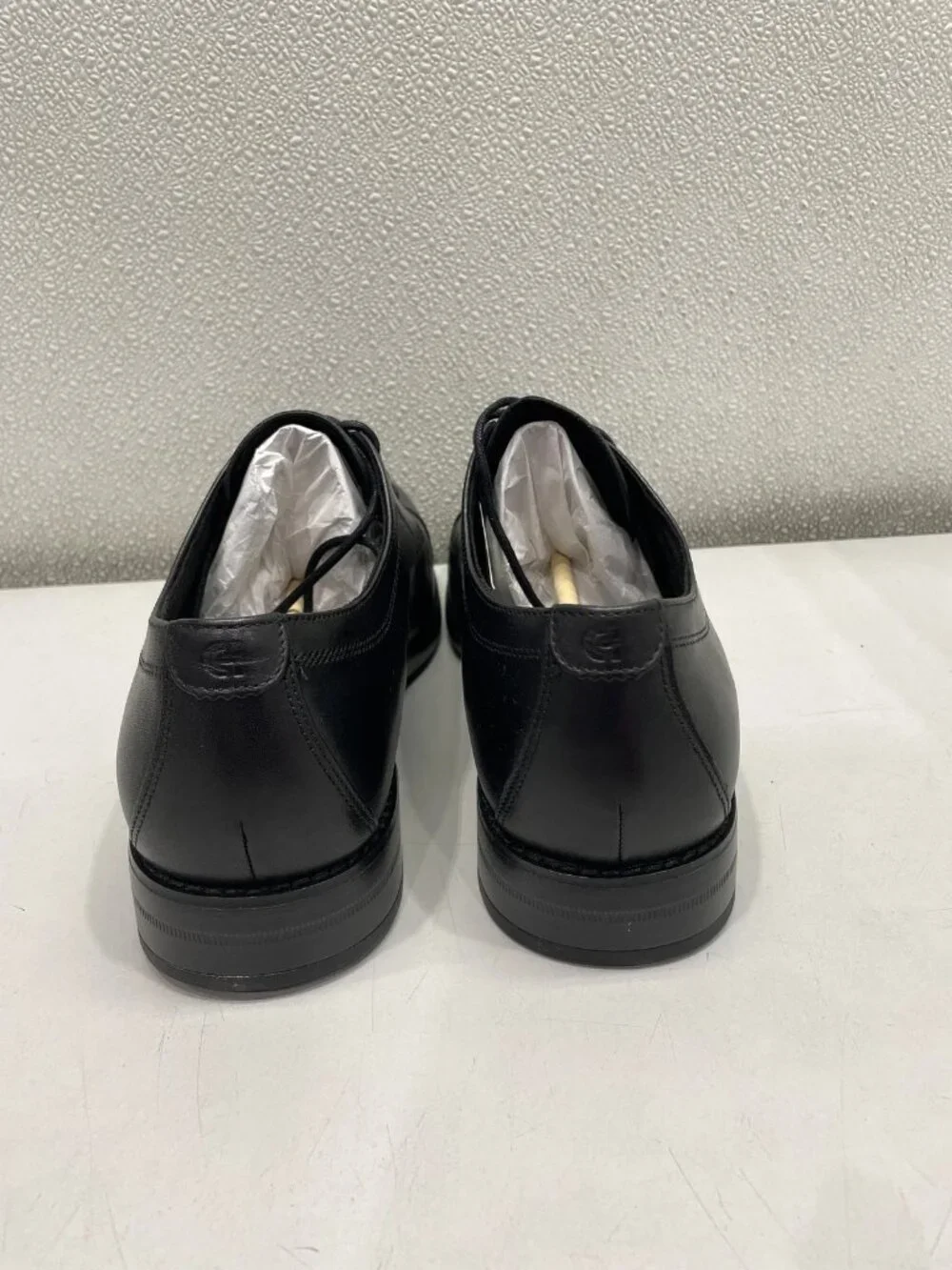 Cole Haan medium item attire